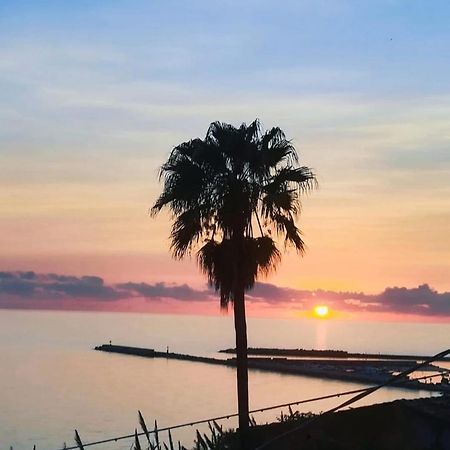 Mediterraneo Travel Gela Bagian luar foto