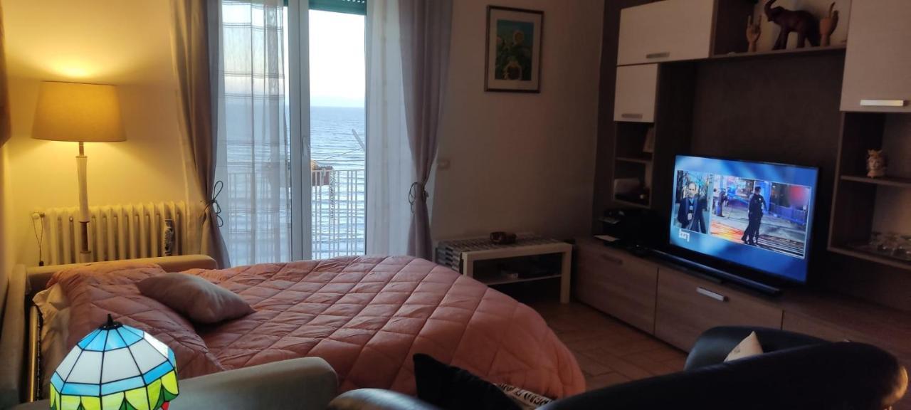 Mediterraneo Travel Gela Bagian luar foto